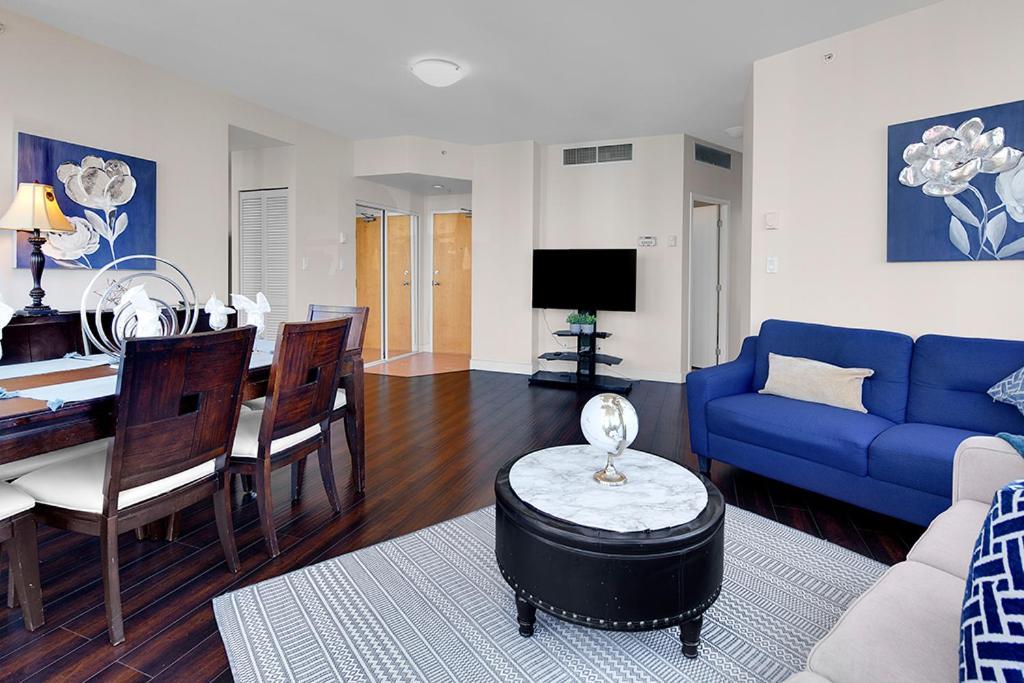 Apartment Gorgeous Harbour Haven - Stylish 3 Bedroom Retreat - The Best Location Downtown!
