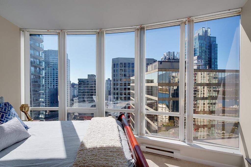 Apartment Gorgeous Harbour Haven - Stylish 3 Bedroom Retreat - The Best Location Downtown! Vancouver