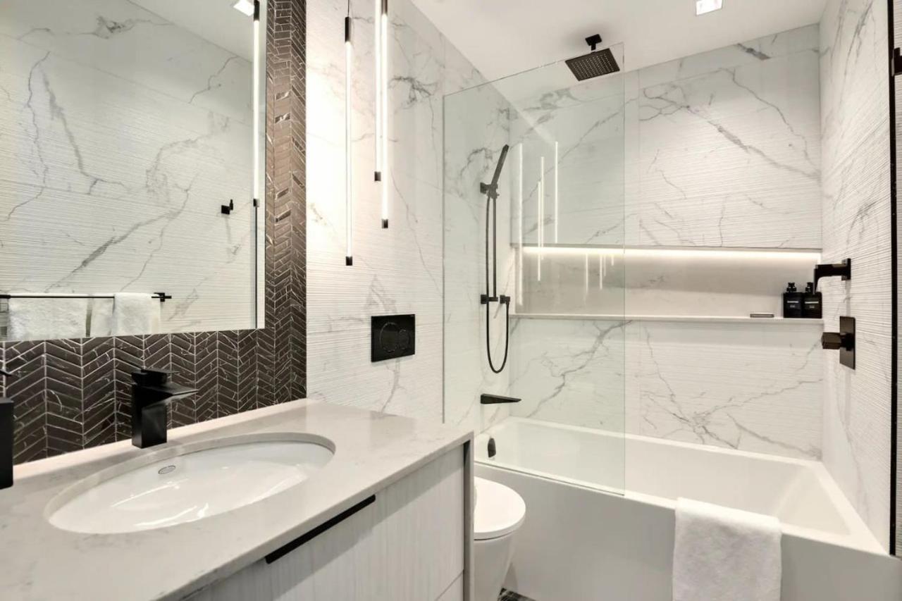 Designer 2br In Downtown Steps From Sunset Apartment *
