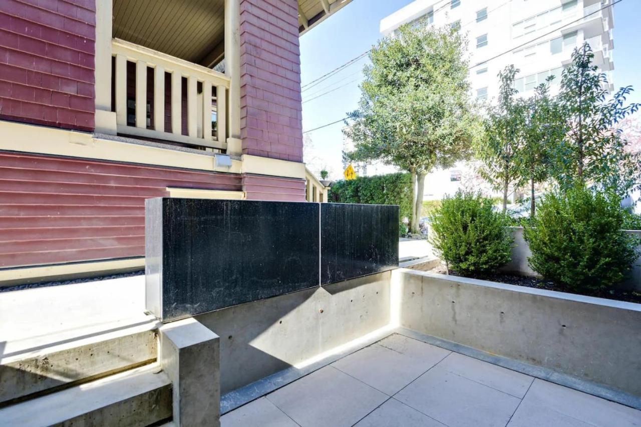 Designer 2br In Downtown Steps From Sunset Apartment Vancouver