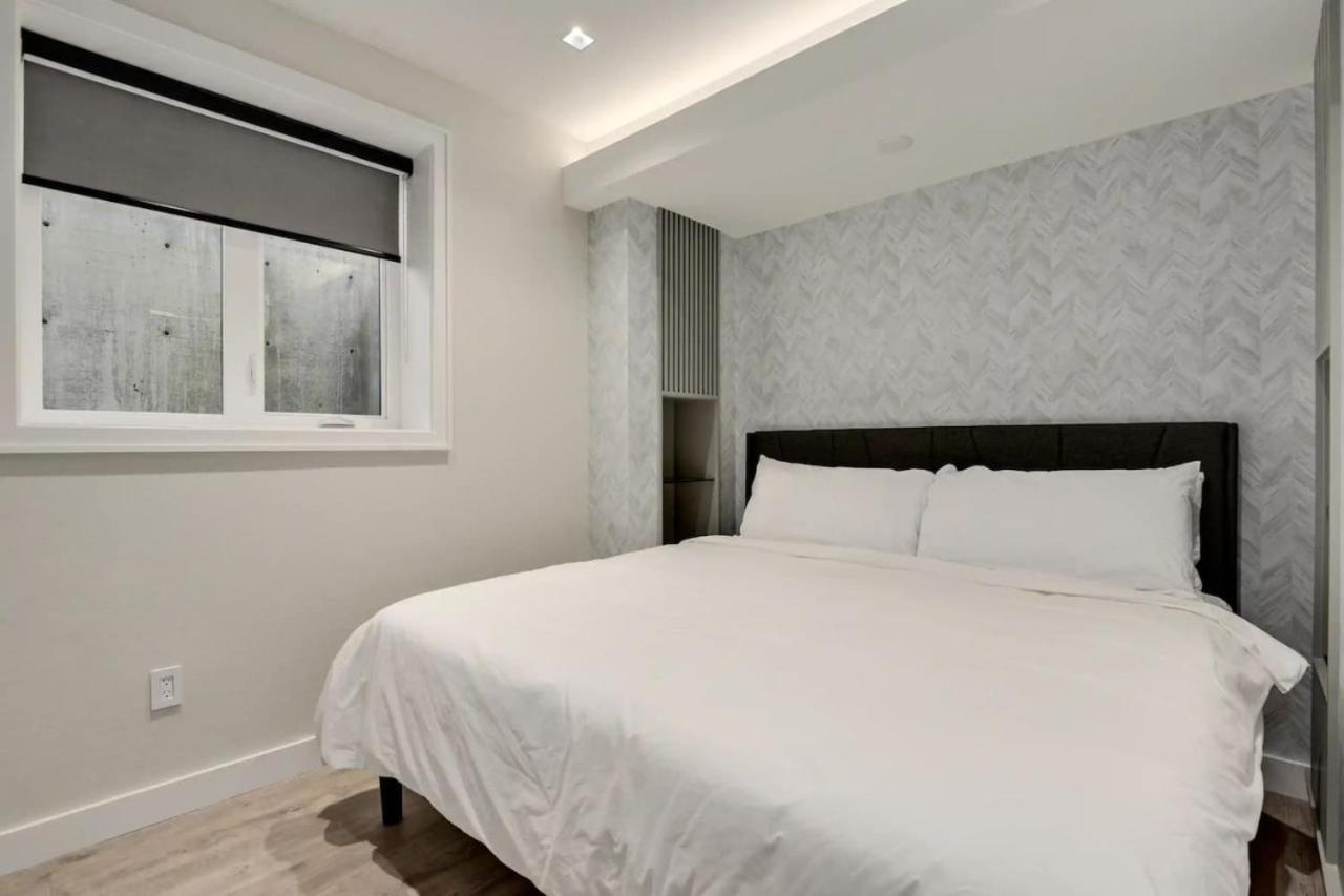 Designer 2br In Downtown Steps From Sunset Vancouver