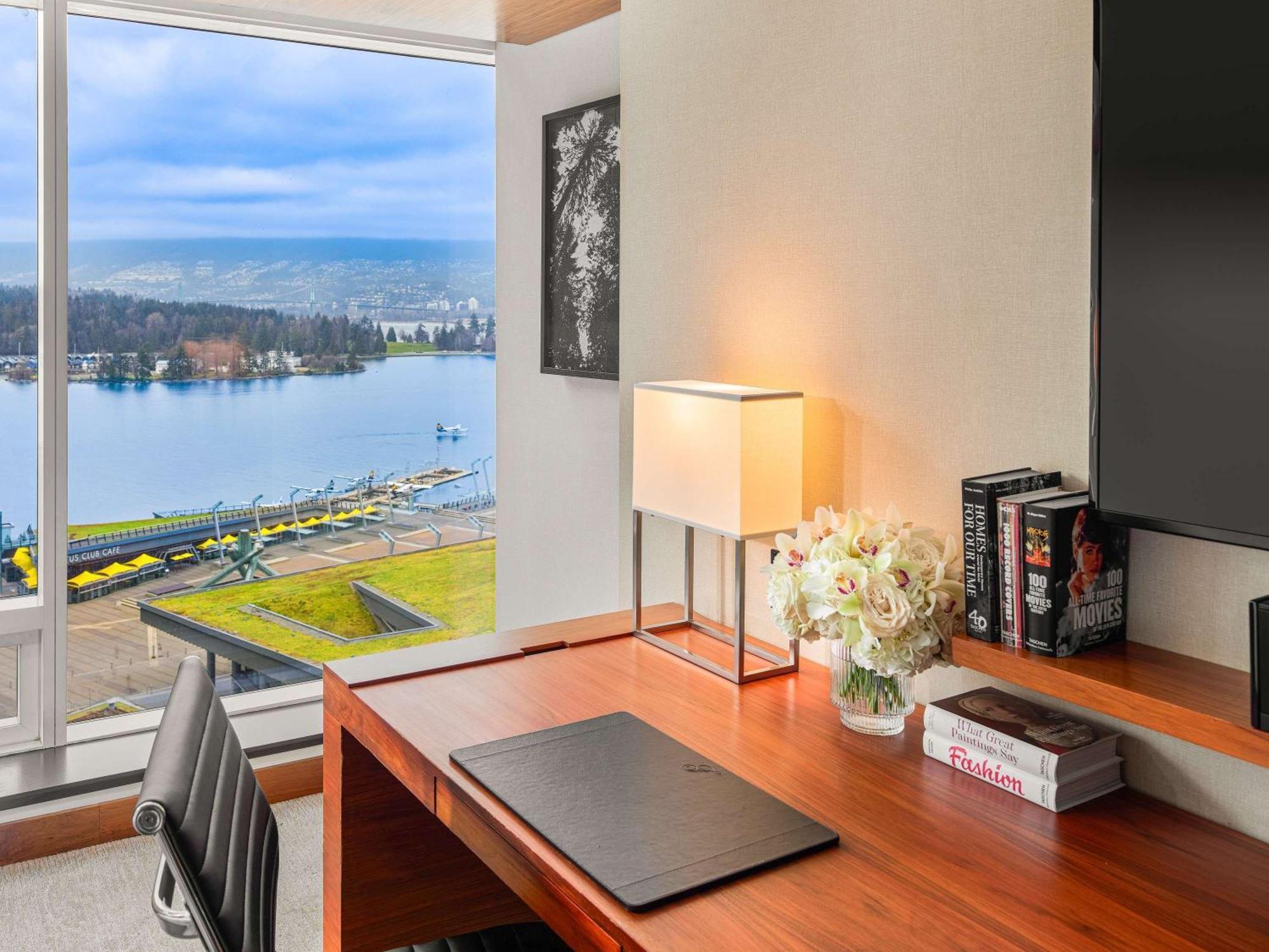 Fairmont Pacific Rim 5*