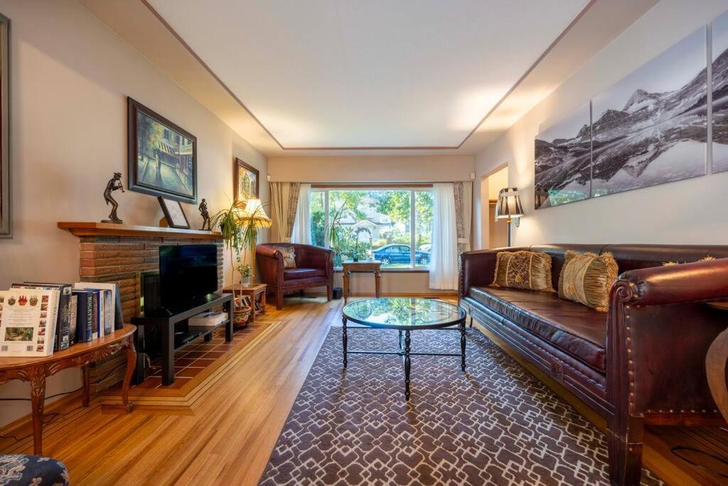 Romantic Getaway Near The Heart Of Vancouver Vancouver