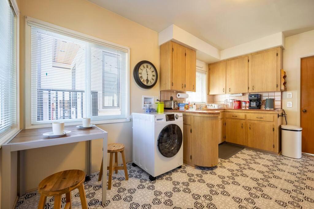Romantic Getaway Near The Heart Of Vancouver Vancouver