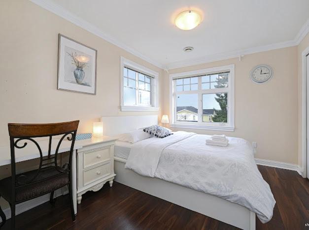 7 Bedrooms In The Heart Of * Vancouver