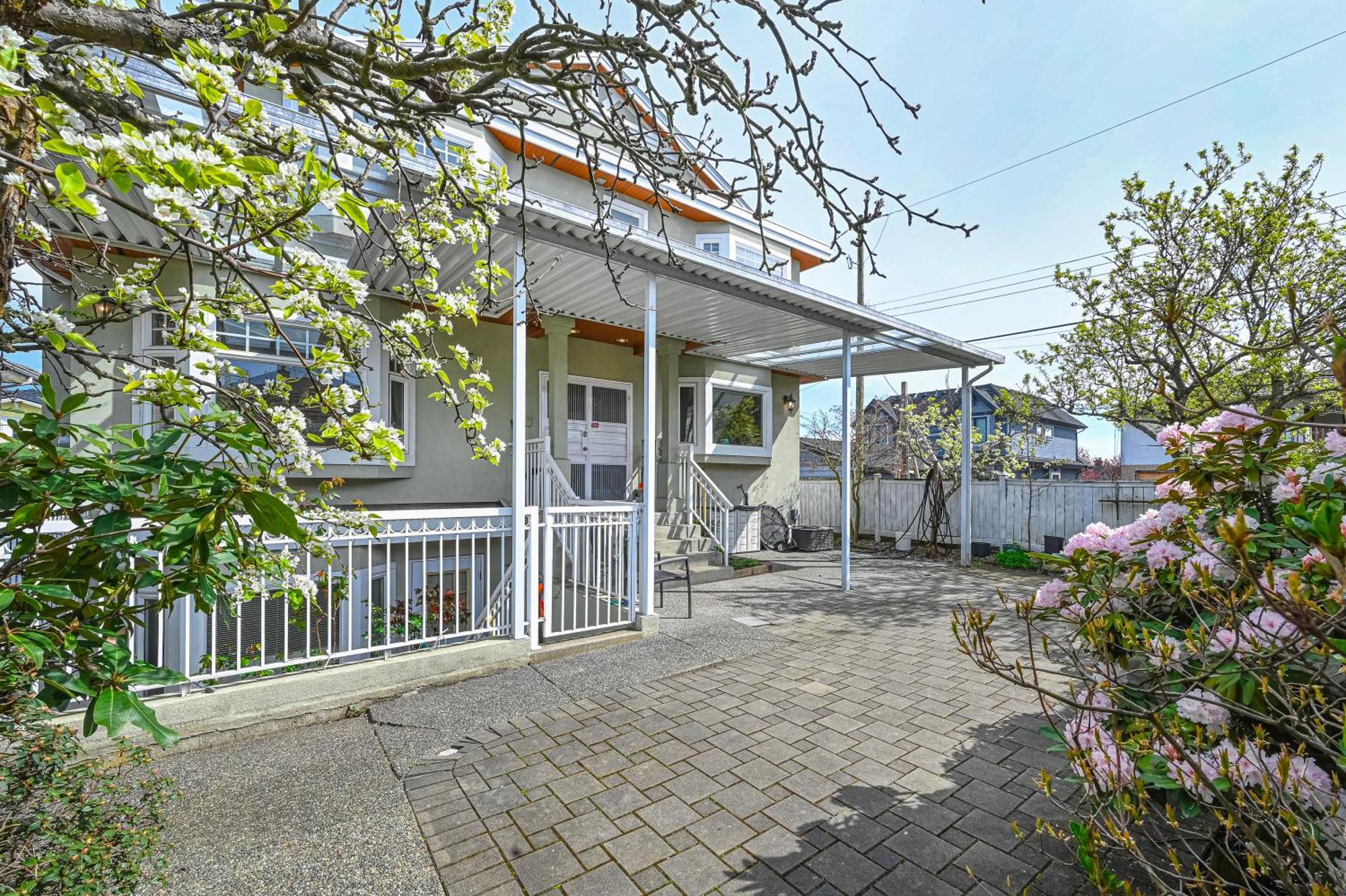 7 Bedrooms In The Heart Of * Vancouver