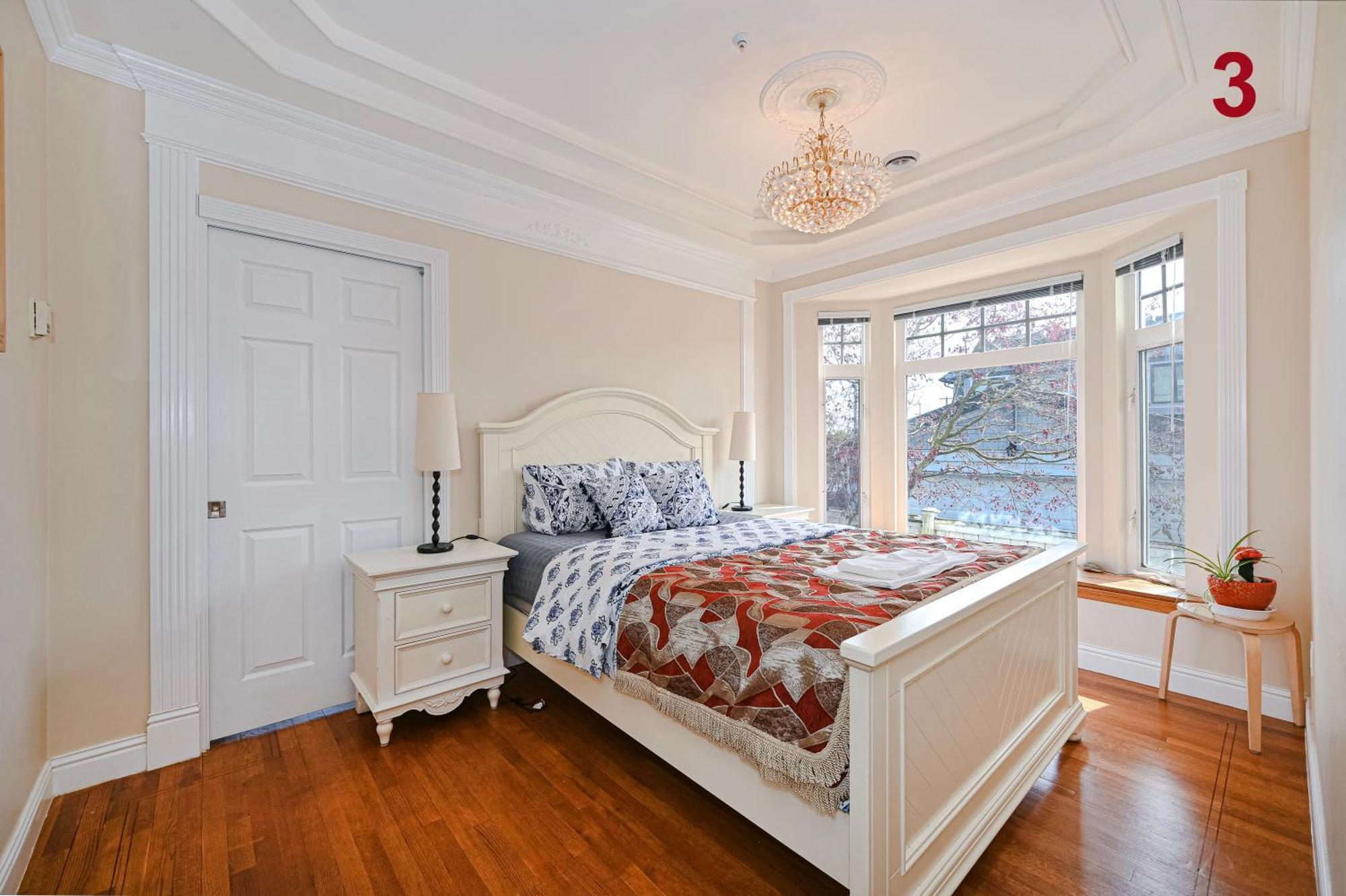 Hotel 7 Bedrooms In The Heart Of