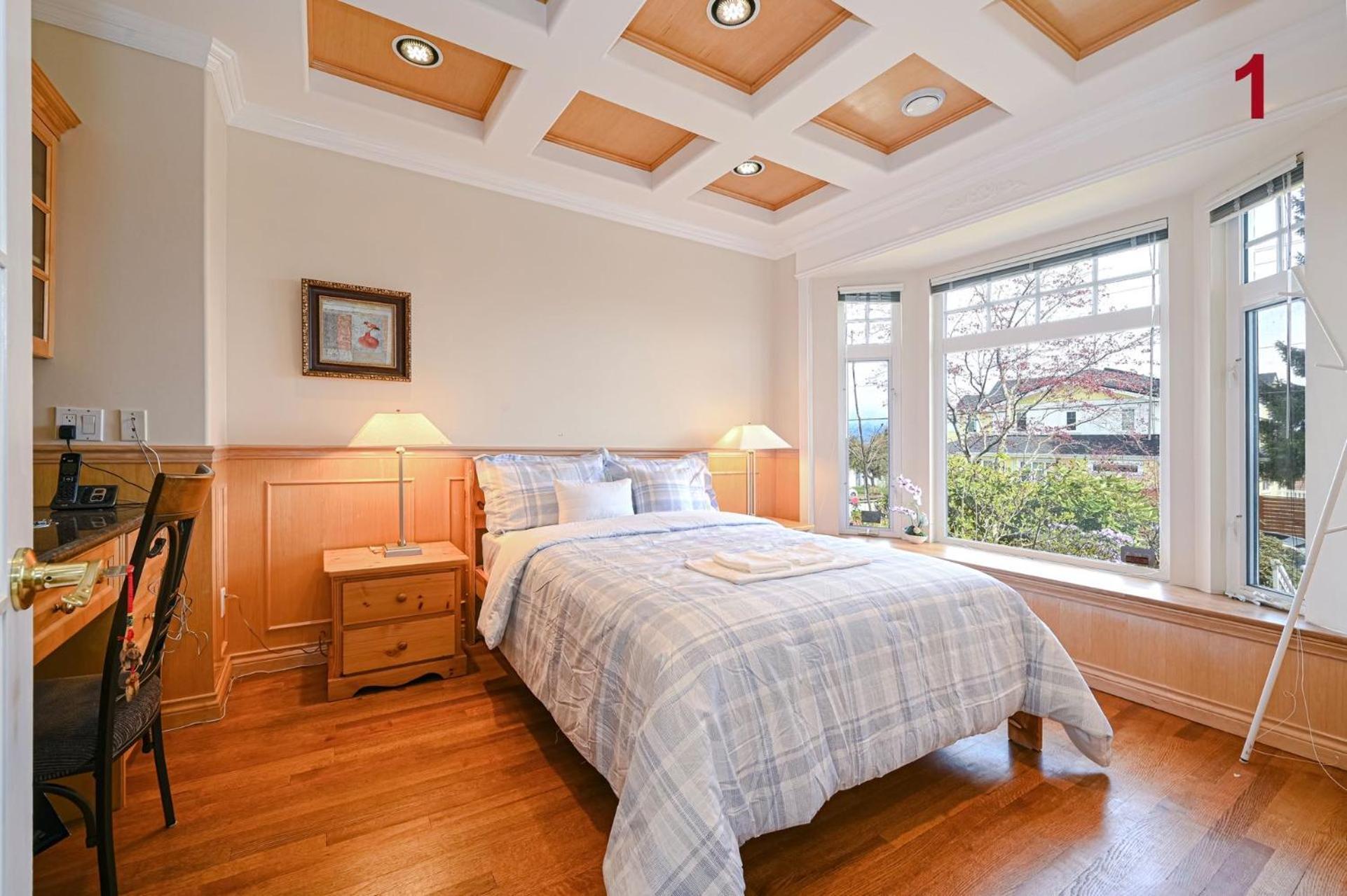 7 Bedrooms In The Heart Of * Vancouver