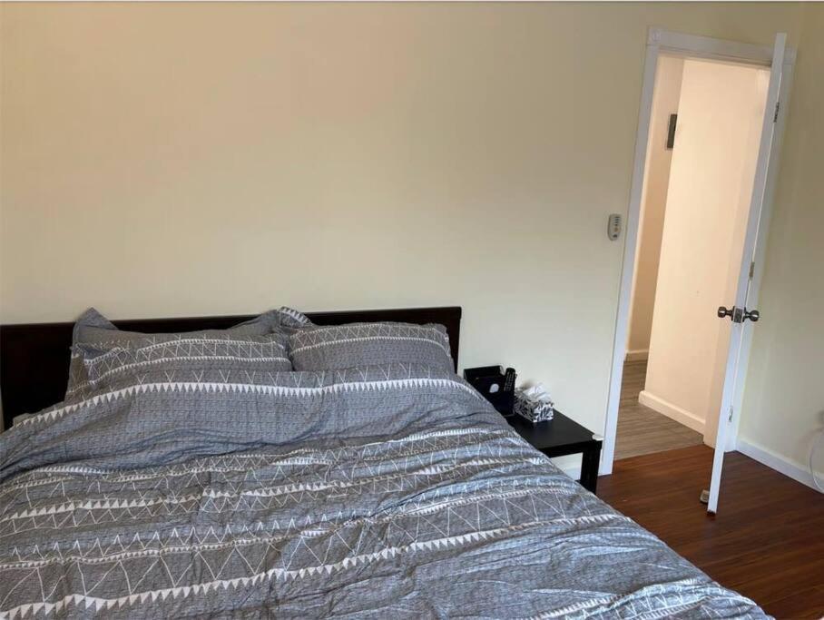 Holiday home Charming 2-bd Private Entrance In *