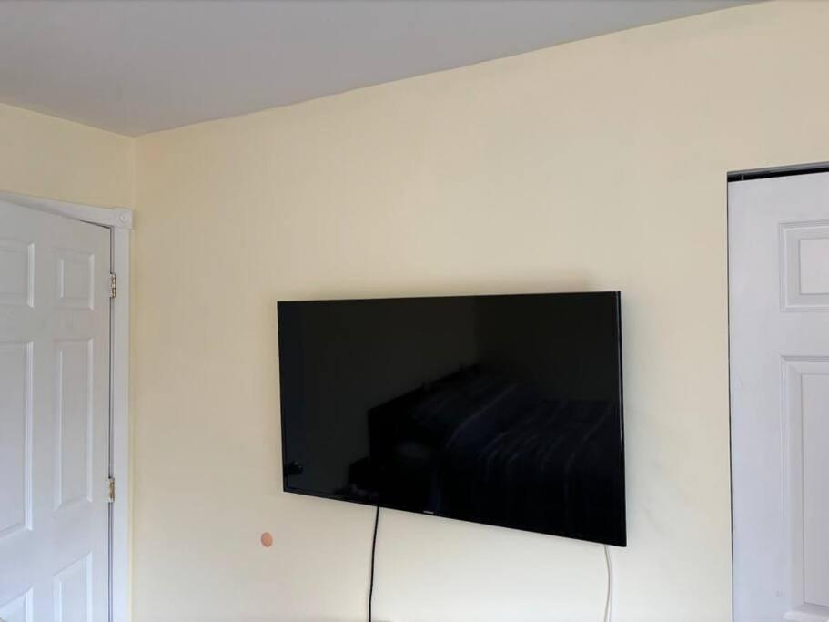 Charming 2-bd Private Entrance In Holiday home *