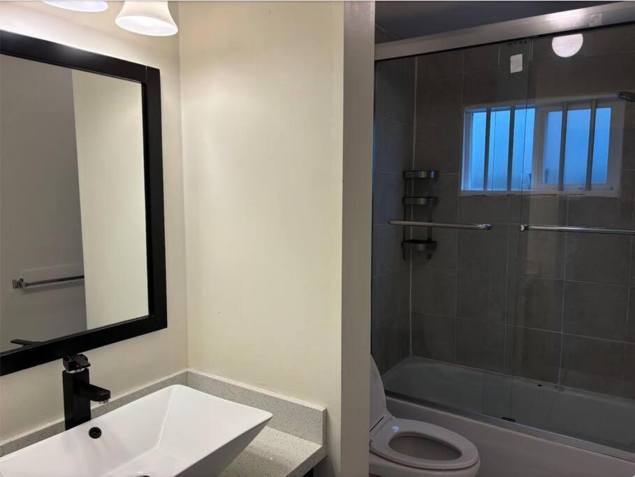 Charming 2-bd Private Entrance In