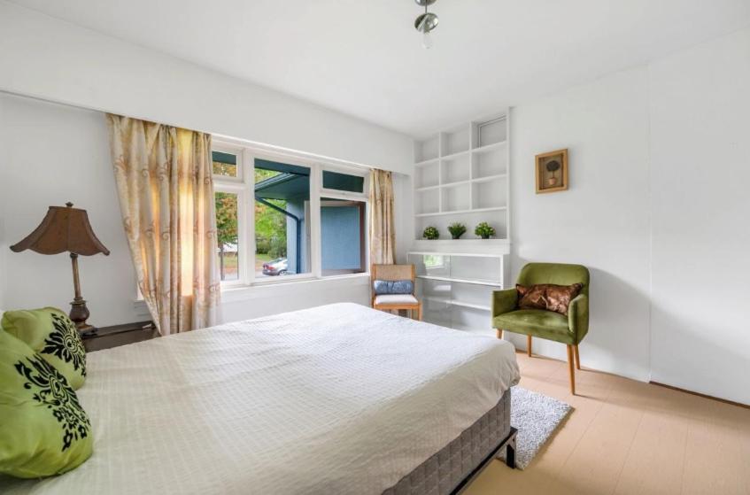 Guest house Spacious Bedroom House In With Modern Amenities Vancouver