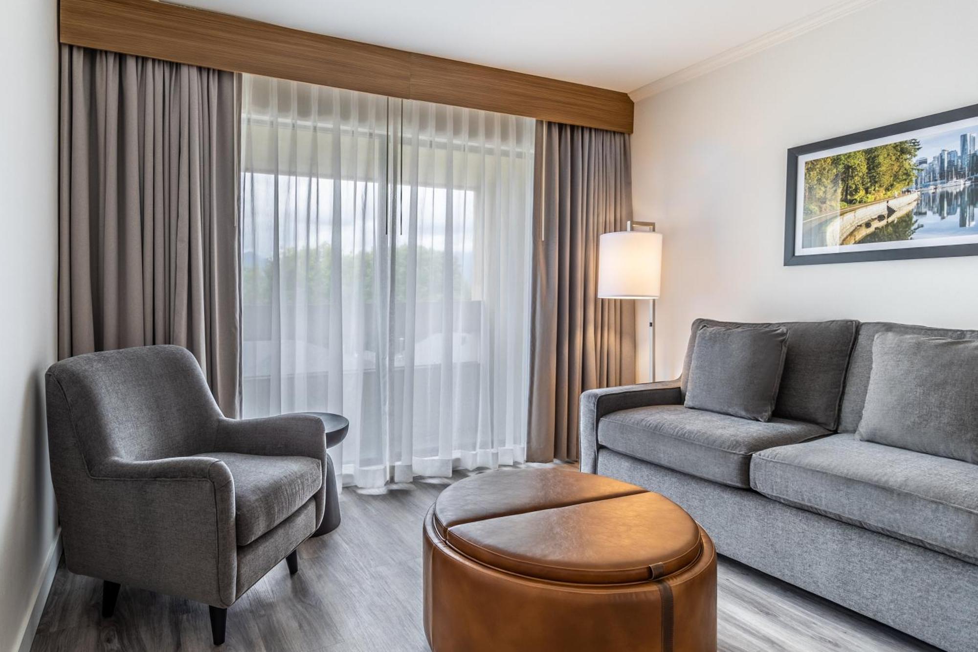 Atrium Hotel 3*