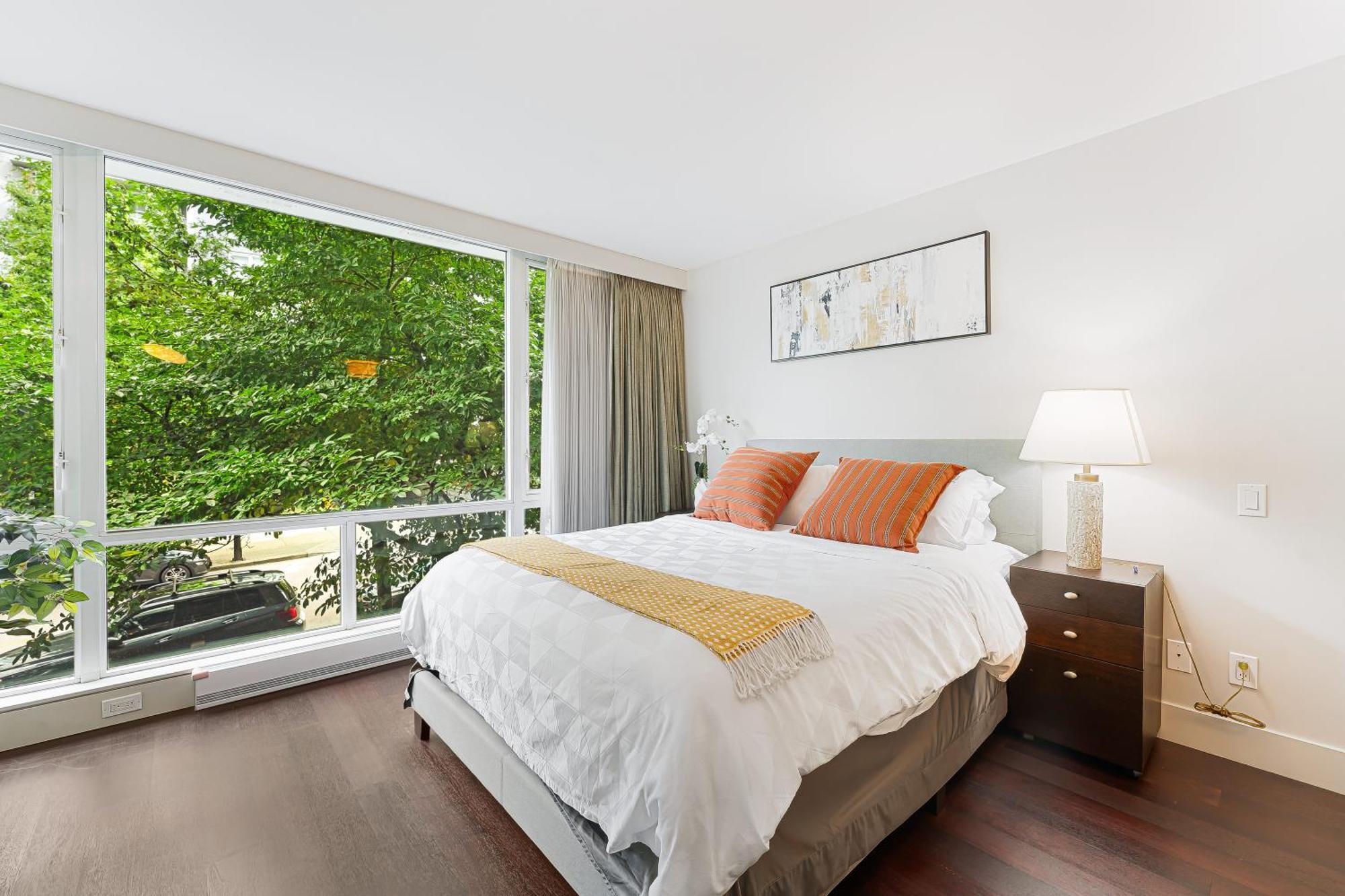 Bright And Spacious 2 Bedroom On Coal Harbors Waterfront Apartment Vancouver