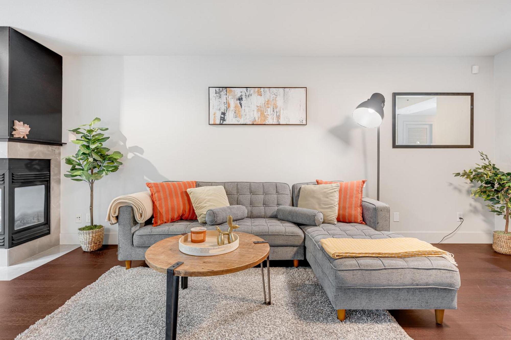 Apartment Bright And Spacious 2 Bedroom On Coal Harbors Waterfront