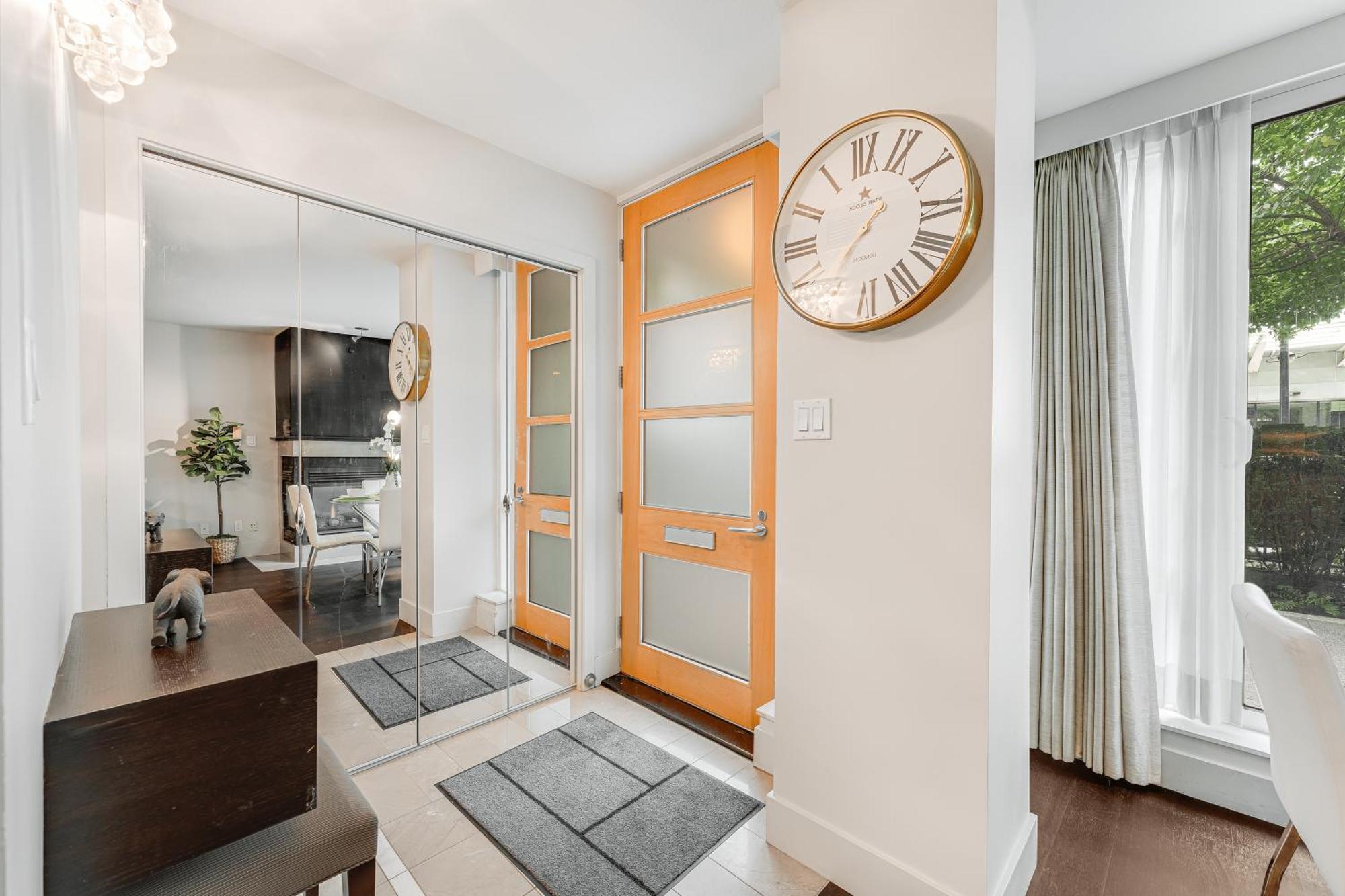 Apartment Bright And Spacious 2 Bedroom On Coal Harbors Waterfront *