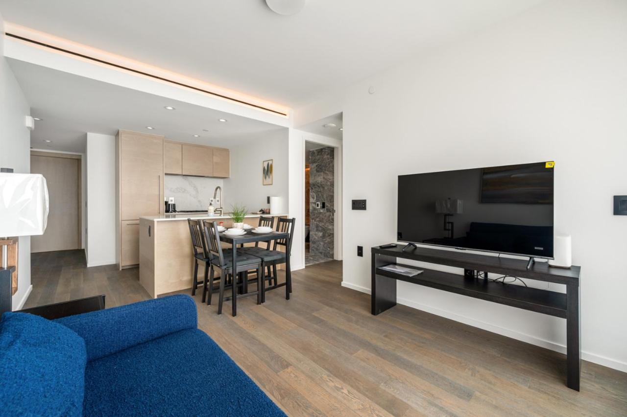 Luxury High-rise With Stunning Views