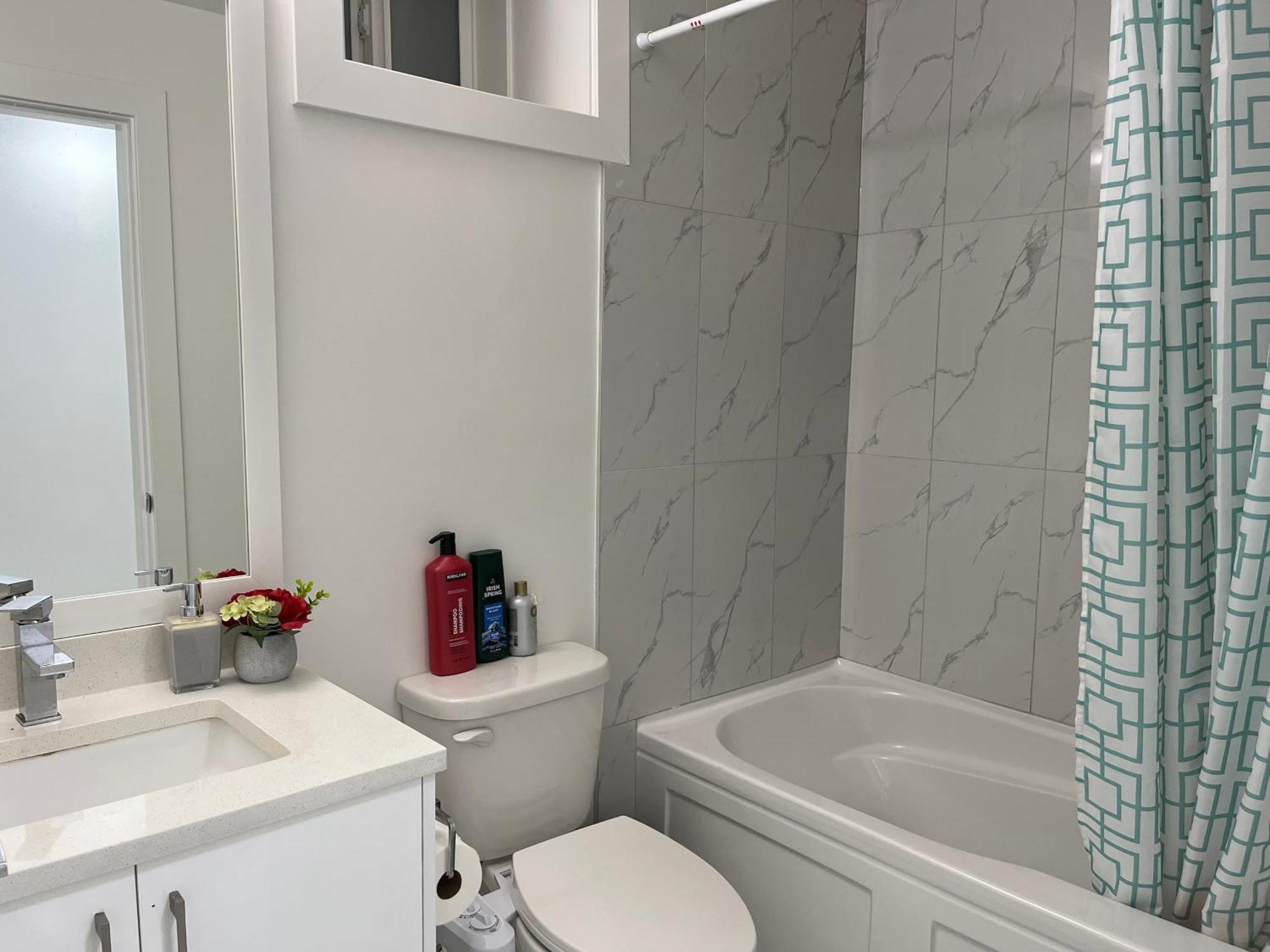 Great Location Private Fully Furnished Apartment