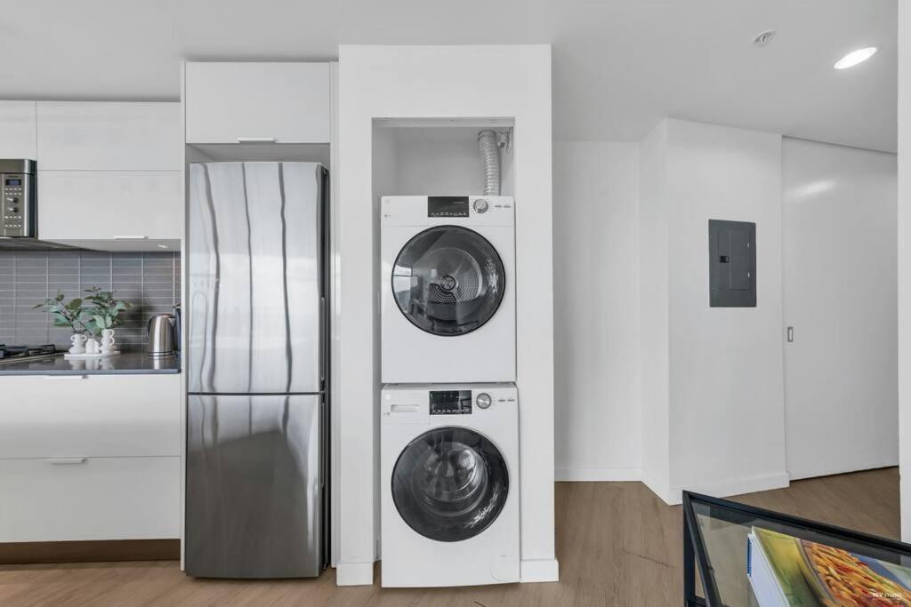 Skyview, 40th Floor! 2br In Downtown Vancouver