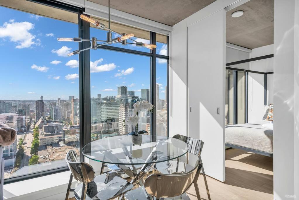 Apartment Skyview, 40th Floor! 2br In Downtown Vancouver