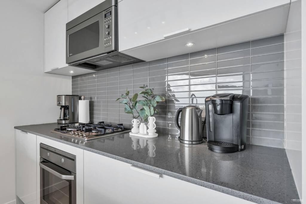Skyview, 40th Floor! 2br In Downtown Apartment Vancouver