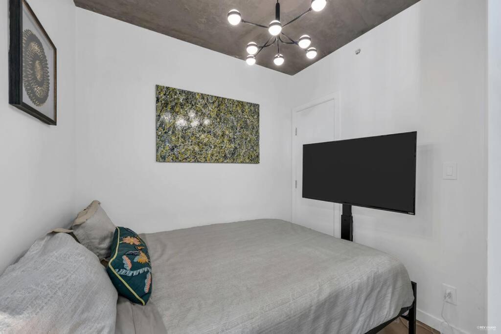 Apartment Skyview, 40th Floor! 2br In Downtown Vancouver