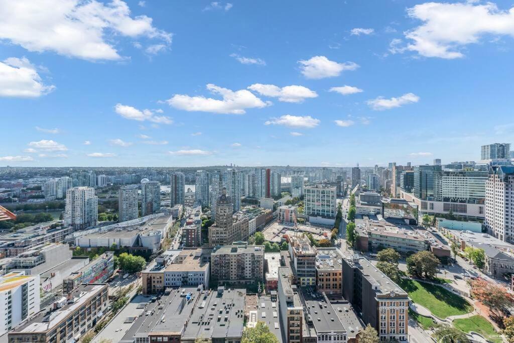 Skyview, 40th Floor! 2br In Downtown *