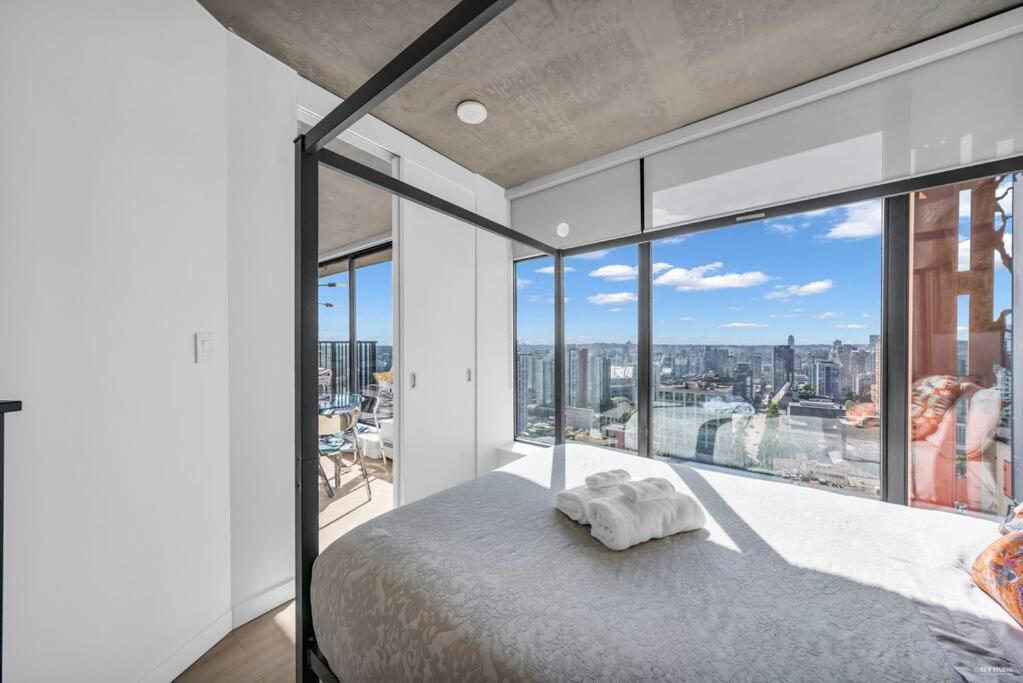 Skyview, 40th Floor! 2br In Downtown Apartment Vancouver