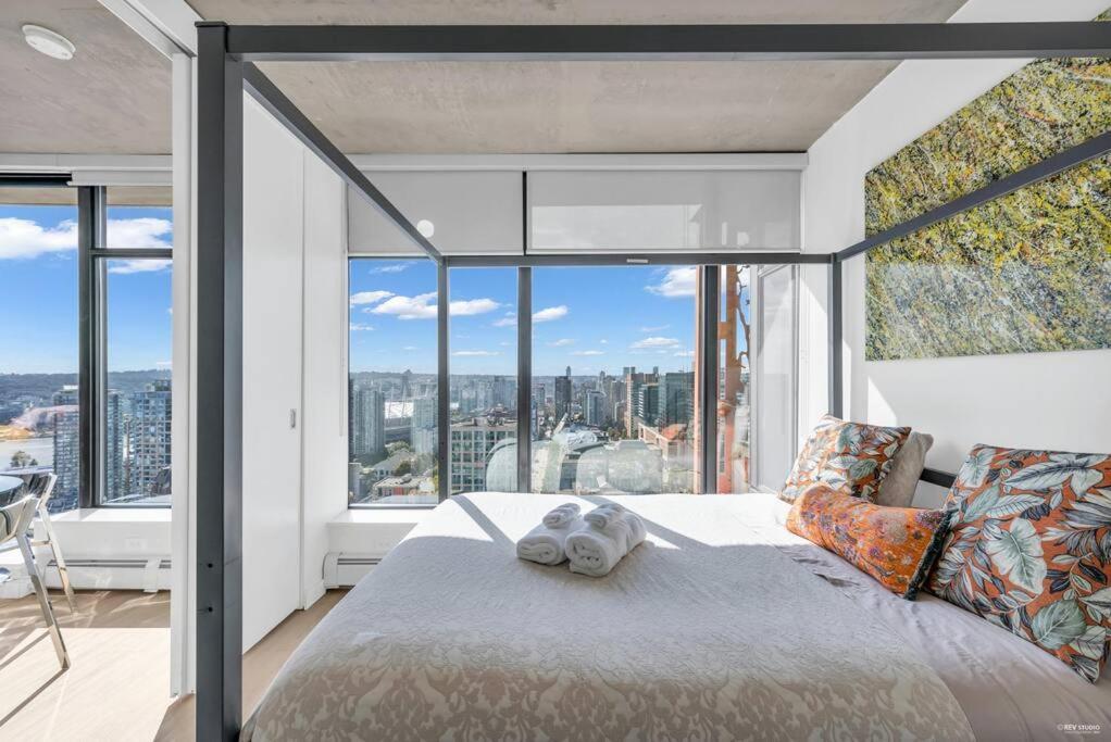 Skyview, 40th Floor! 2br In Downtown *