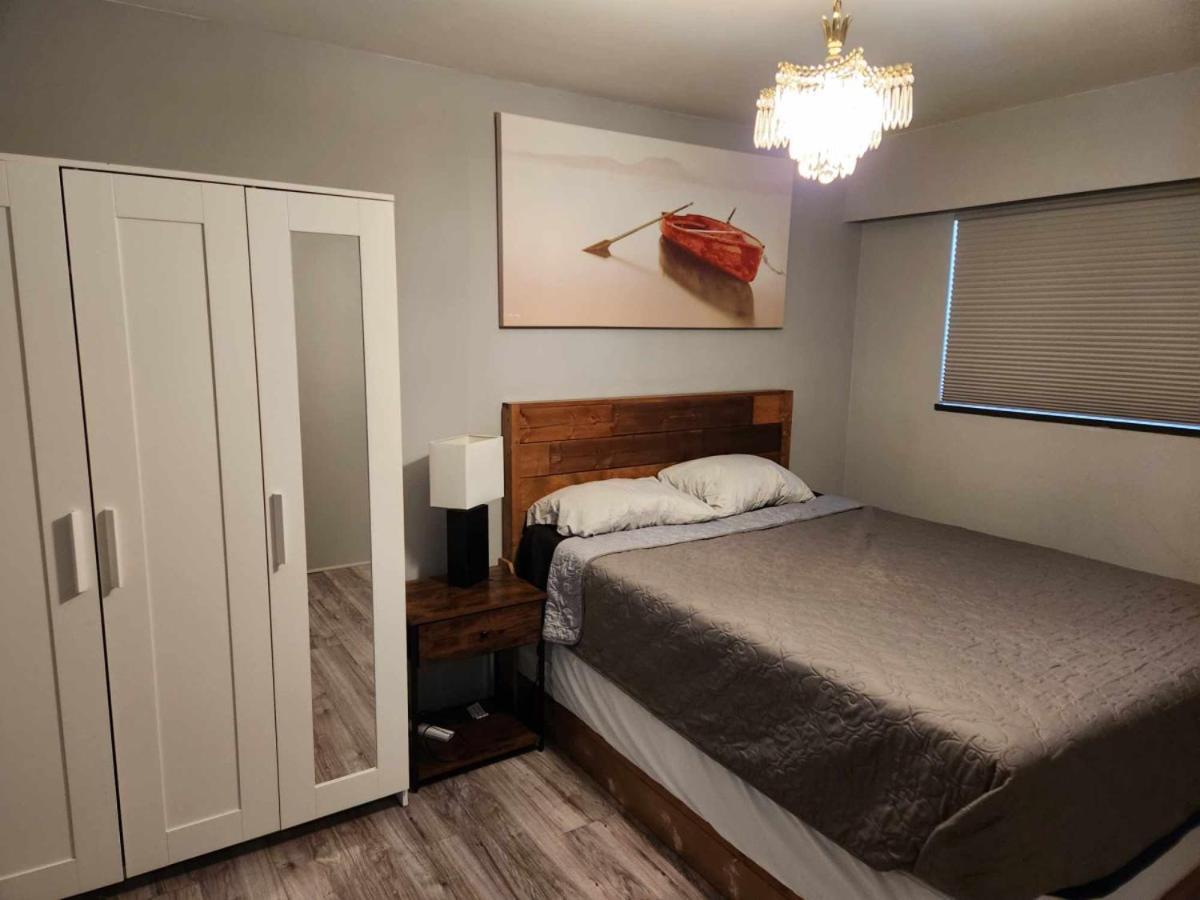 Modern Comfort- Furnished 3-bedroom Oasis In Vibrant