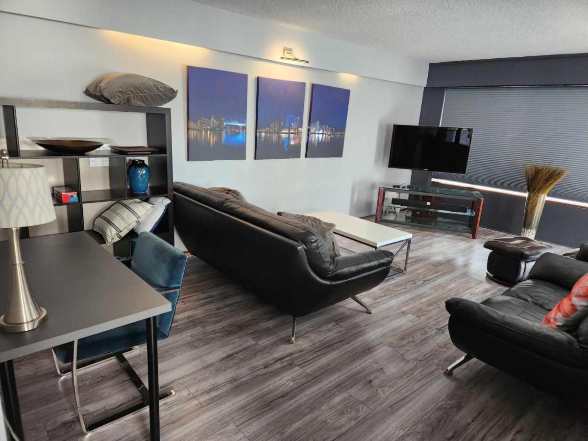 Modern Comfort- Furnished 3-bedroom Oasis In Vibrant *