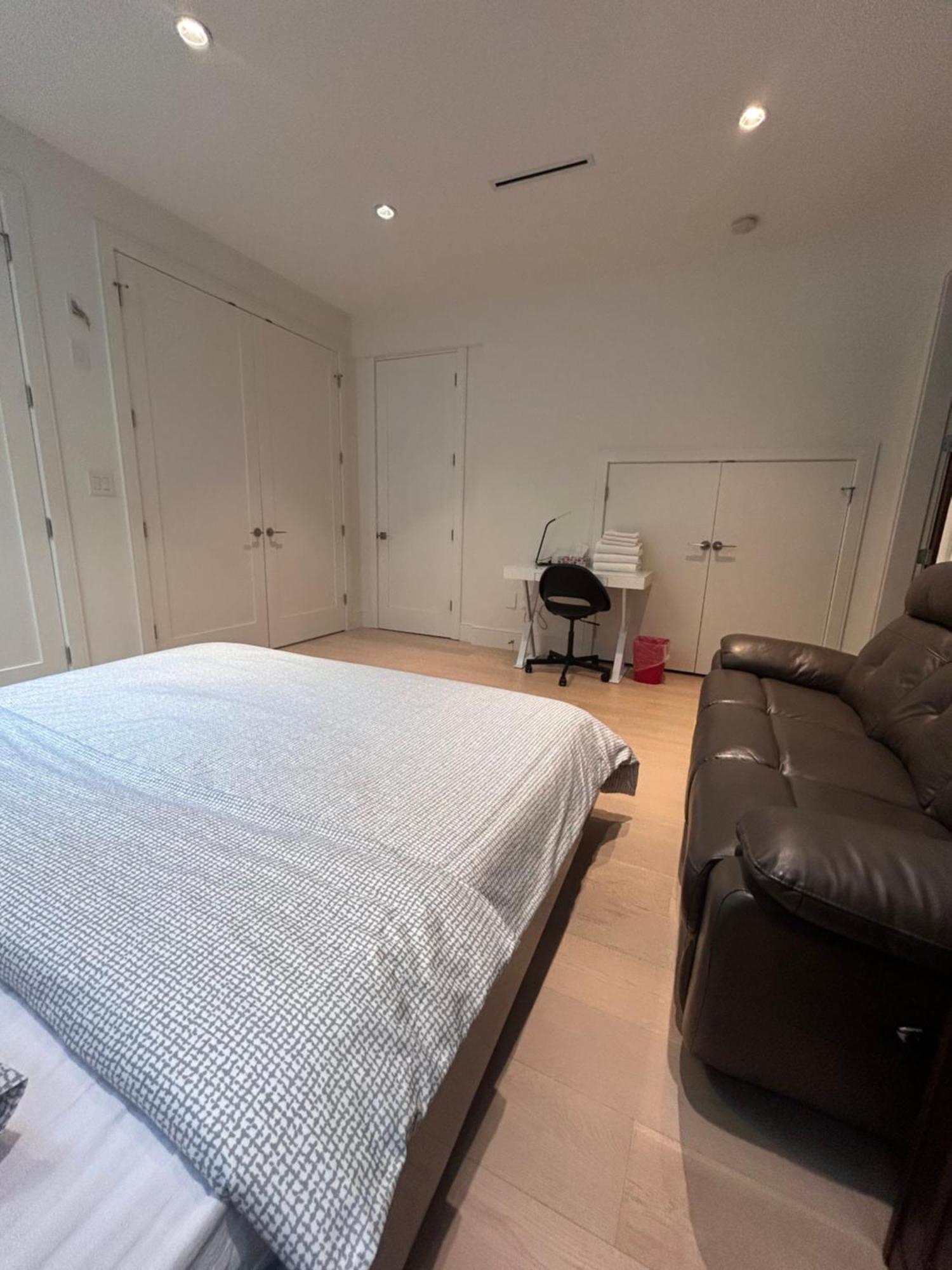 King Size Bedroom With Private Bath & Living * Vancouver