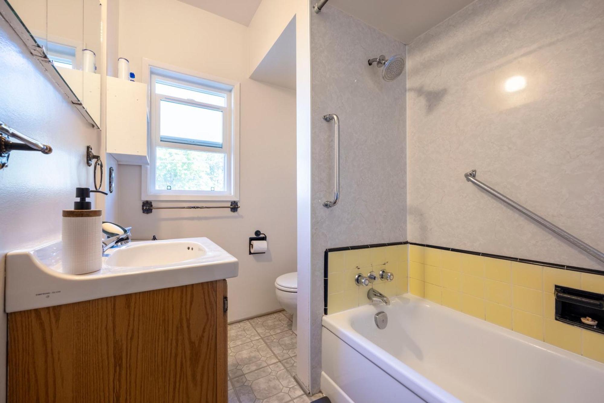 Scenic And Radiant Haven In The Heart Of