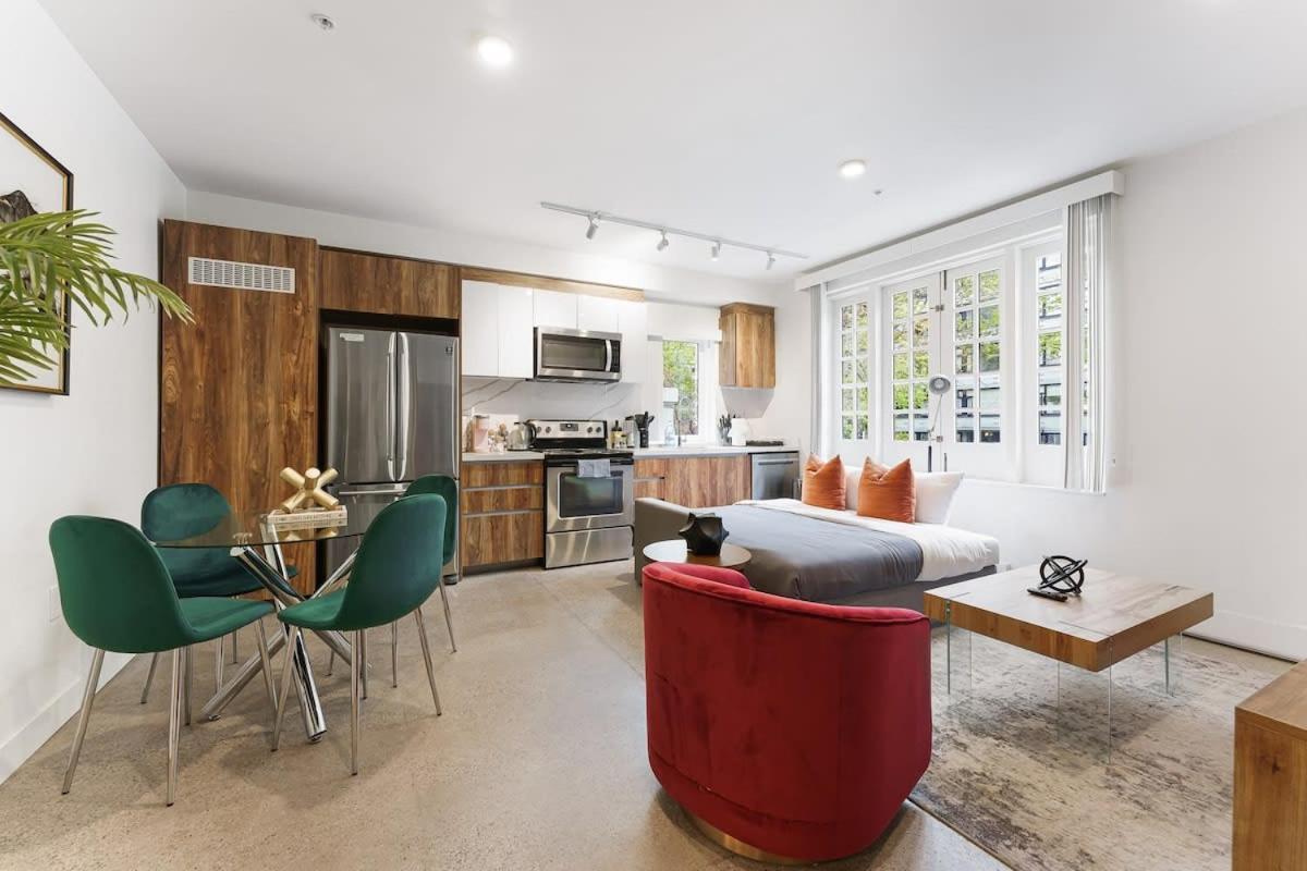 Designer Cozy In Vibrant West End Dwntwn *