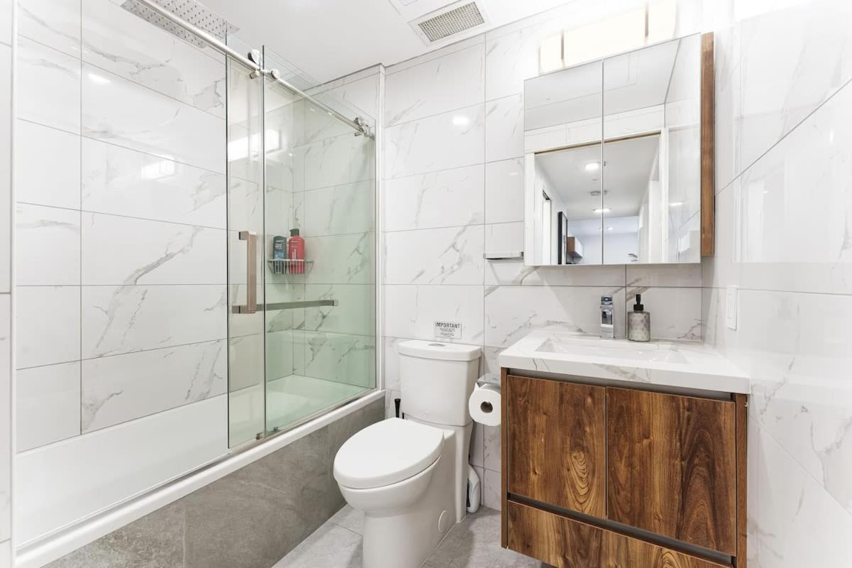 Designer Cozy In Vibrant West End Dwntwn Vancouver