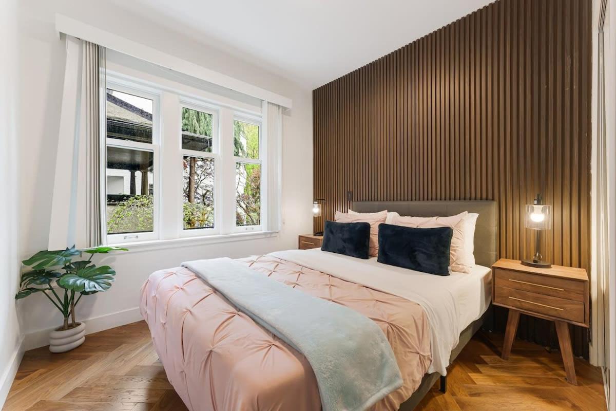 Designer Cozy In Vibrant West End Dwntwn Apartment *