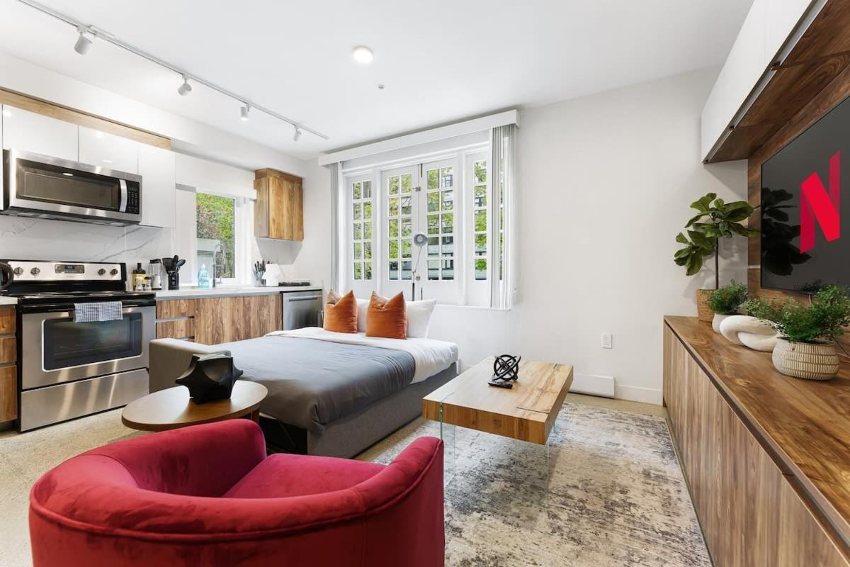 Designer Cozy In Vibrant West End Dwntwn *
