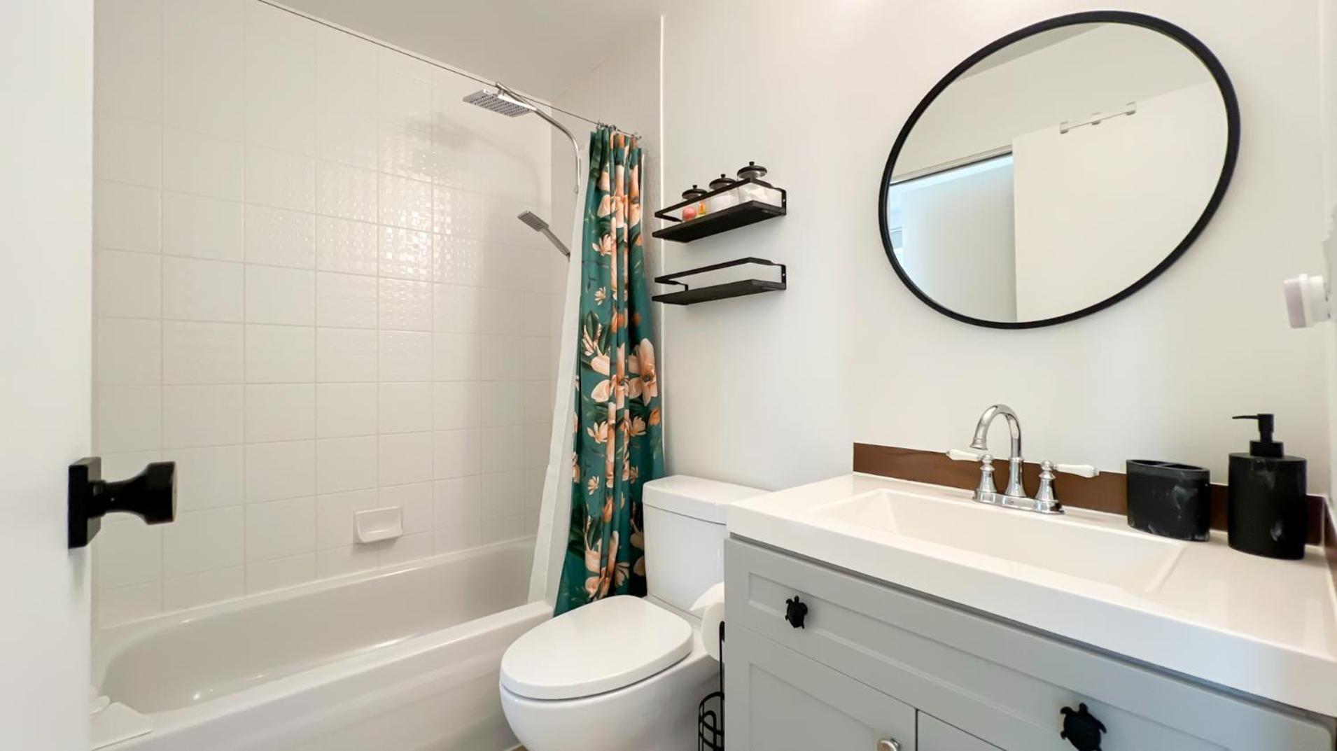 Apartment Stunning 1-bedroom In The Heart Of Vancouver