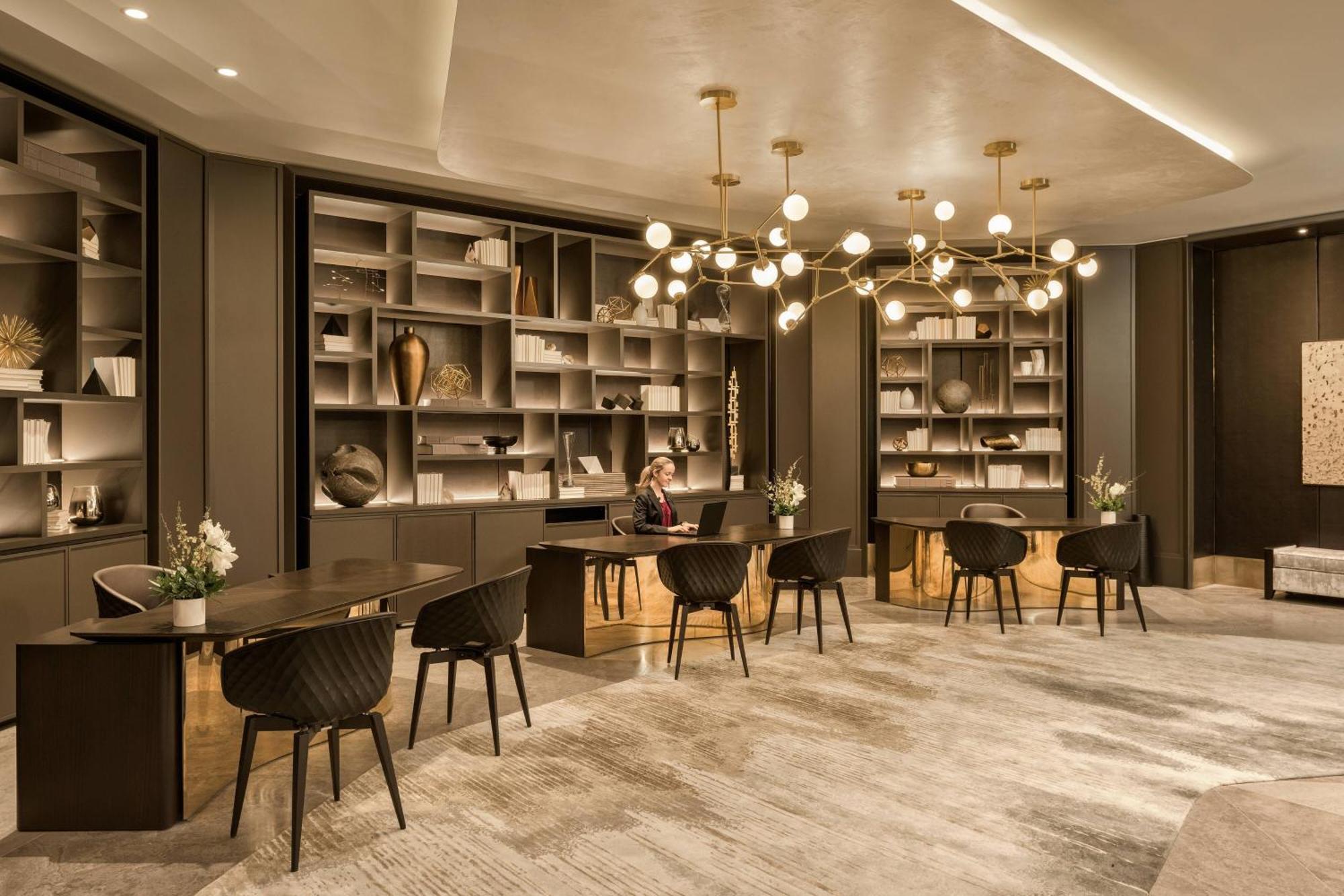 Jw Marriott Parq Hotel