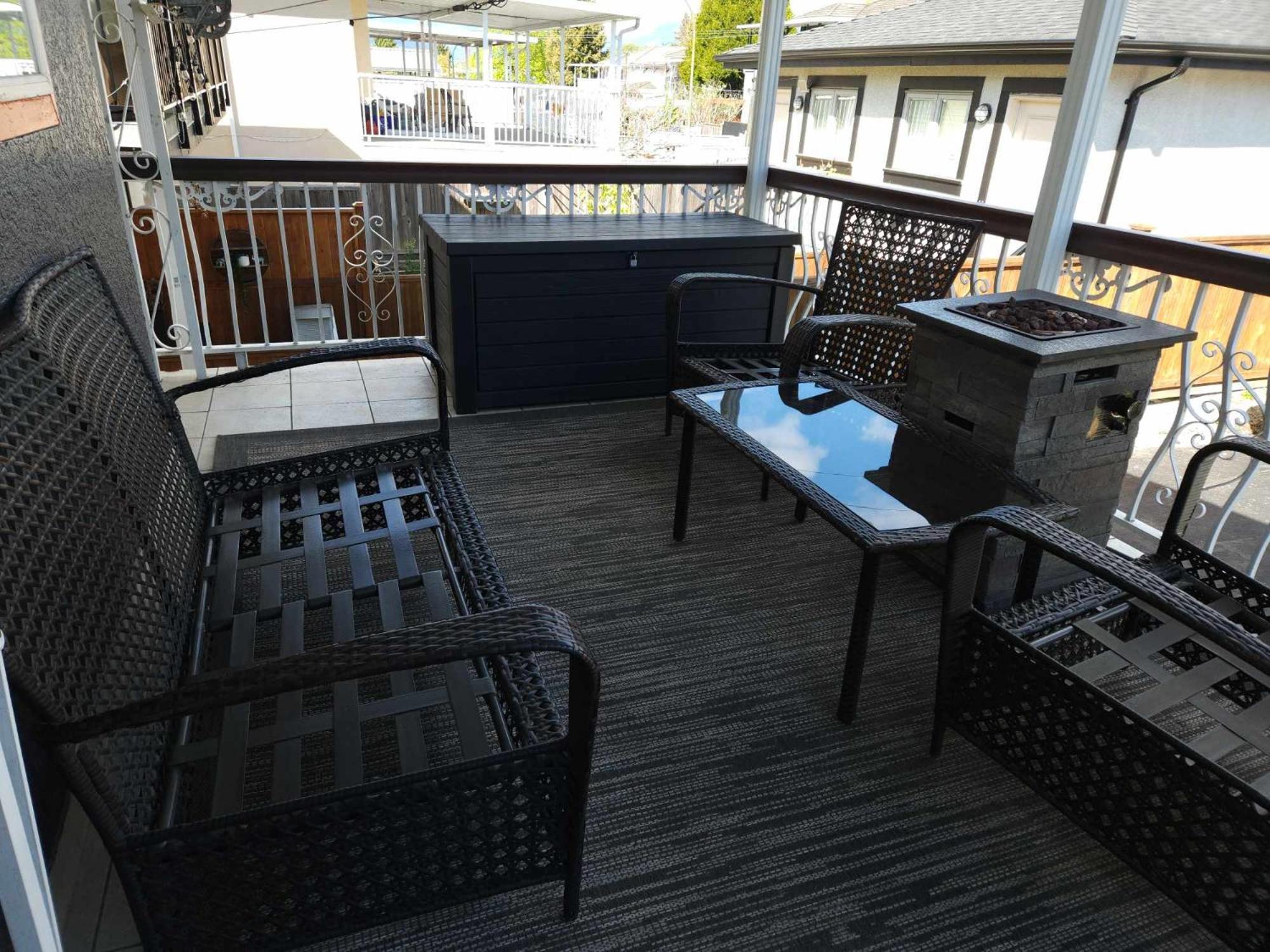 Modern Comfort- Furnished 3-bedroom Oasis In Vibrant Holiday home