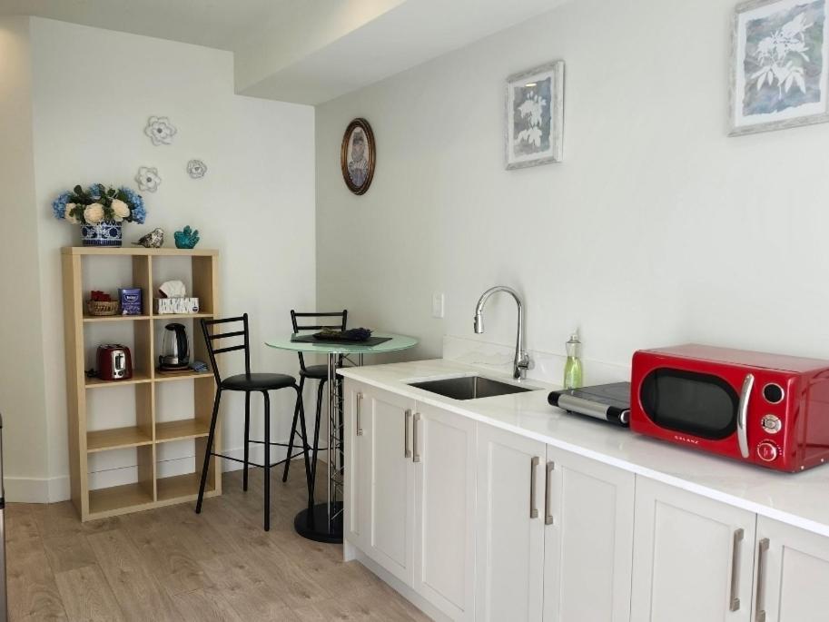 Cozy Private Near Yvr Airport Holiday home *