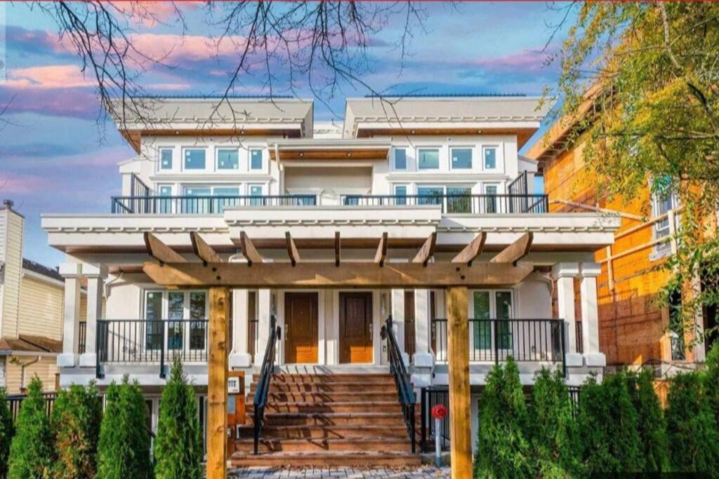 Cozy Private Near Yvr Airport Vancouver
