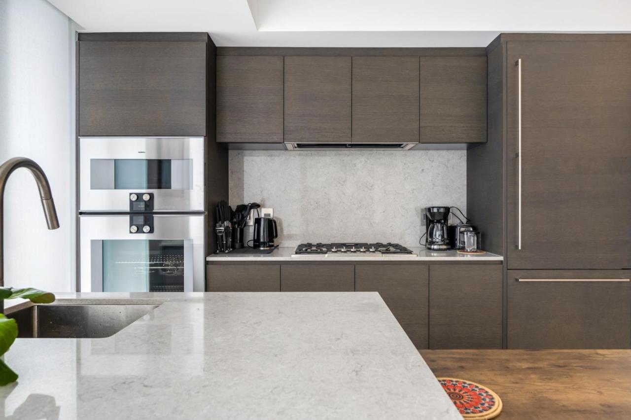 Skyline Retreat 2br Stunning City Views