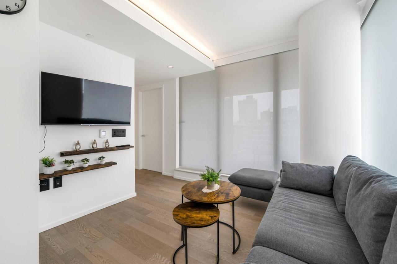 Skyline Retreat 2br Stunning City Views Vancouver
