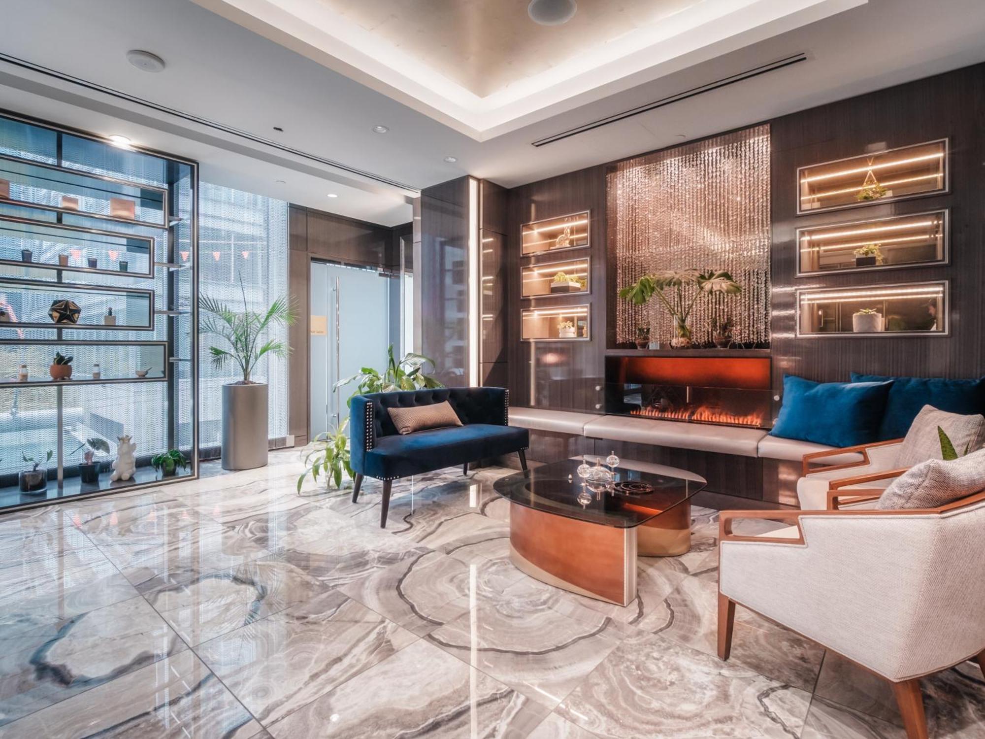 Paradox Hotel Vancouver