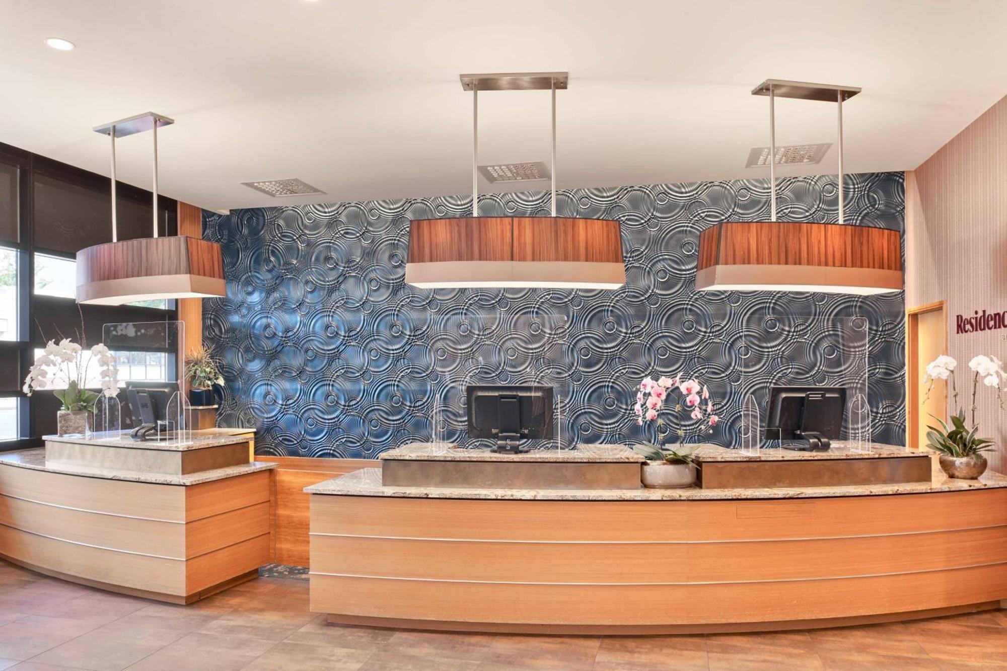 Hotel By Marriott Downtown Vancouver