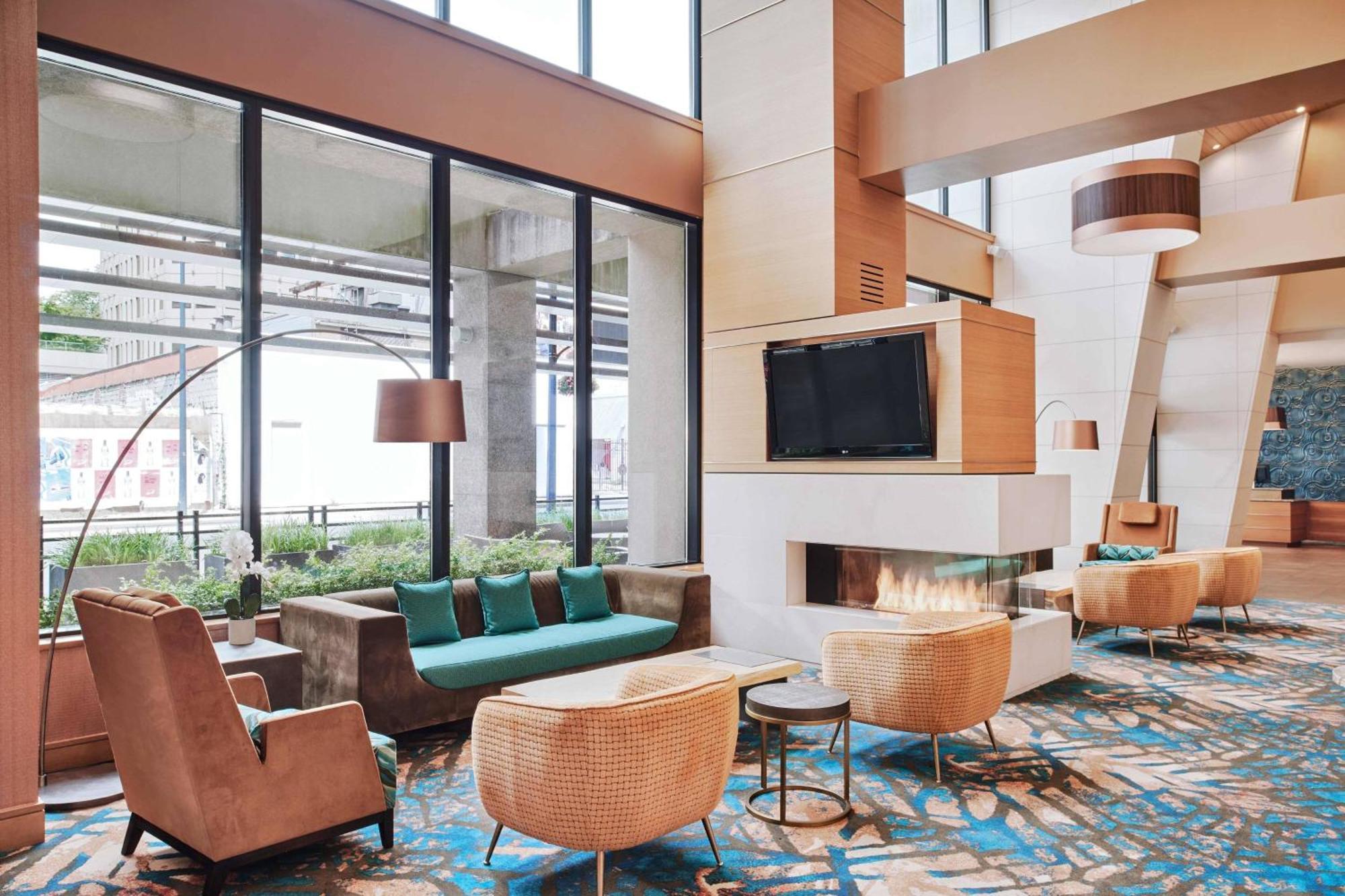 By Marriott Downtown Hotel