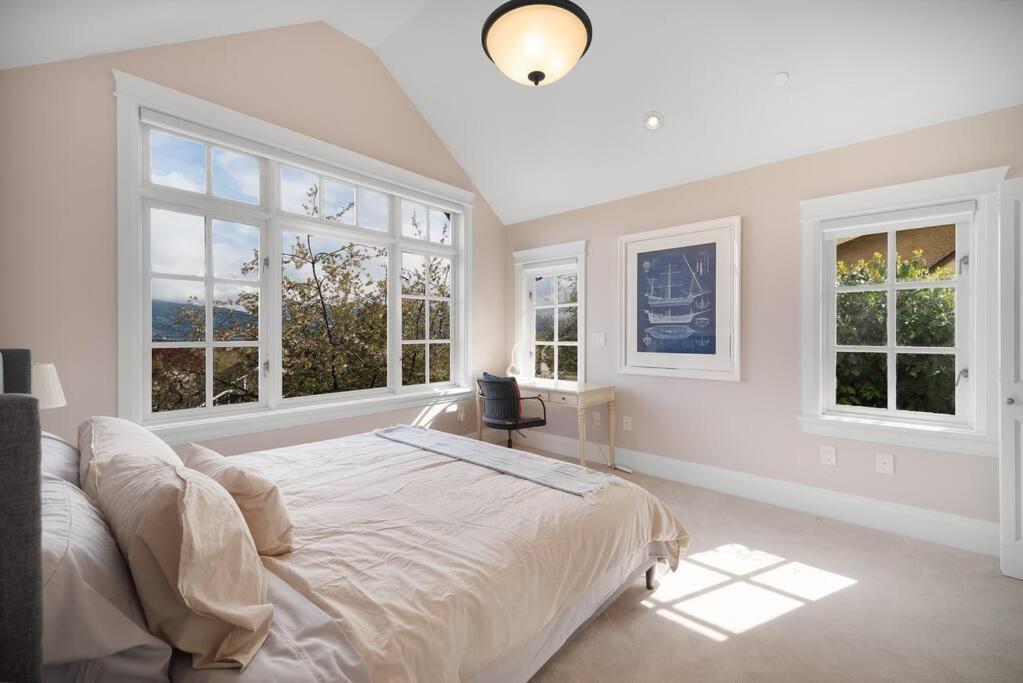 Luxury 4 Beds Ocean-view House Center Of Holiday home