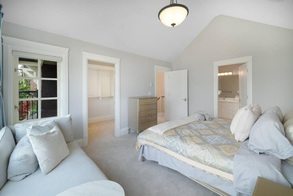 Luxury 4 Beds Ocean-view House Center Of Holiday home Vancouver