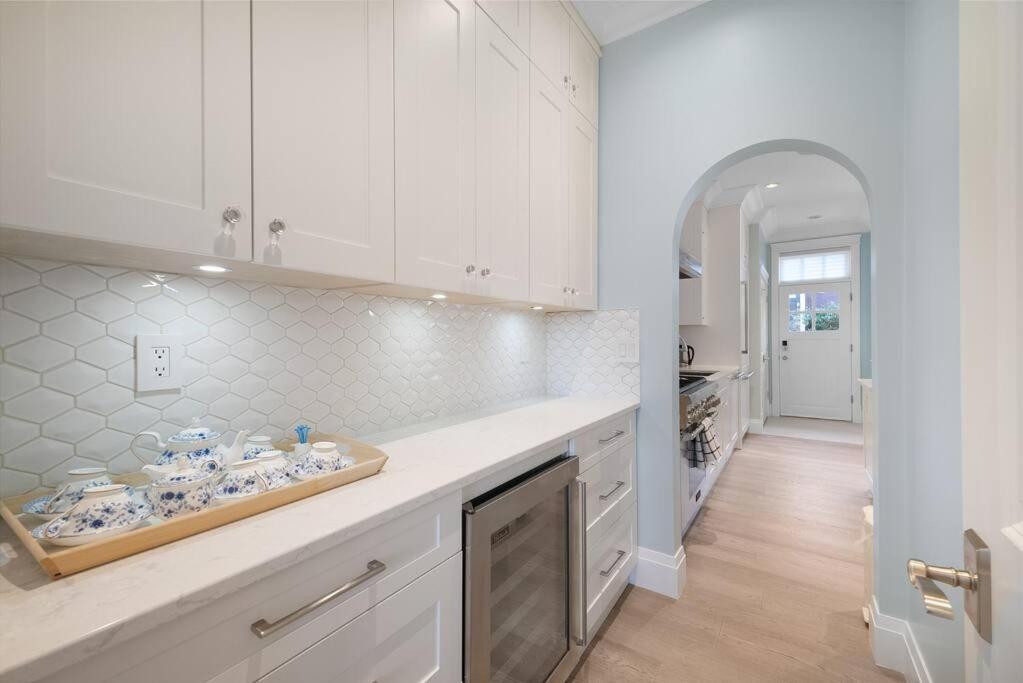 Luxury 4 Beds Ocean-view House Center Of Holiday home Vancouver